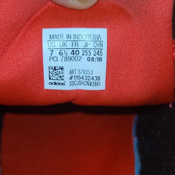 All red Adidas shell toes sneakers - Picture 5 of 7